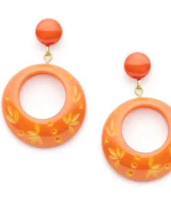 Splendette Carved Drop Hoop Earrings - Freesia