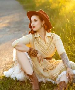 Splendette Midi Almond Carved Bangle